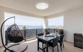 Apartment By Joe